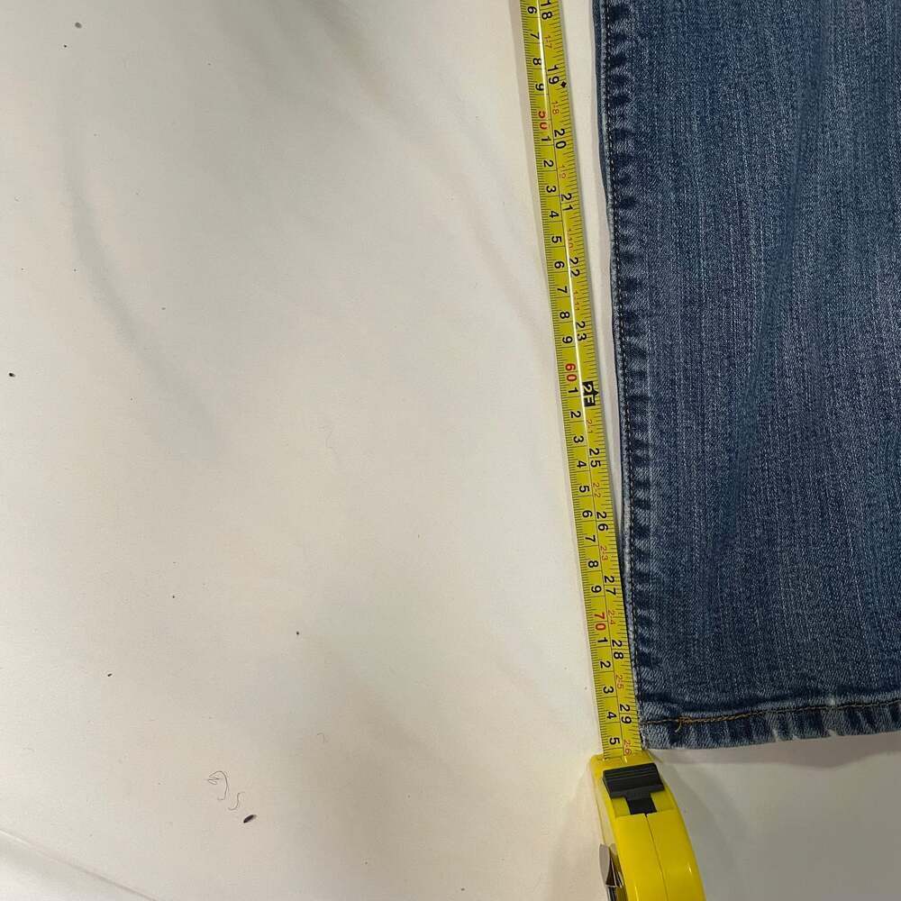 Levi’s 515 Straight Leg Jeans Women’s Size 6 Distressed Denim - Picture 5 of 9